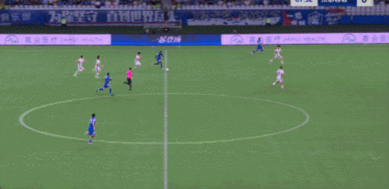 成都蓉城训练开放日;关键时刻绝杀压哨引欢呼;欧篮联在即;更衣室氛围转暖 -友博彩票