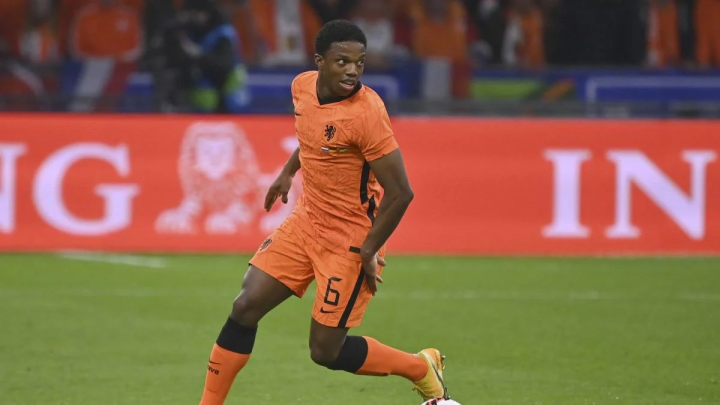 关于赛前体能课后，费耶诺德调整名单备战欧篮联，更衣室稳定，球探报告显示潜力的信息-友博网站